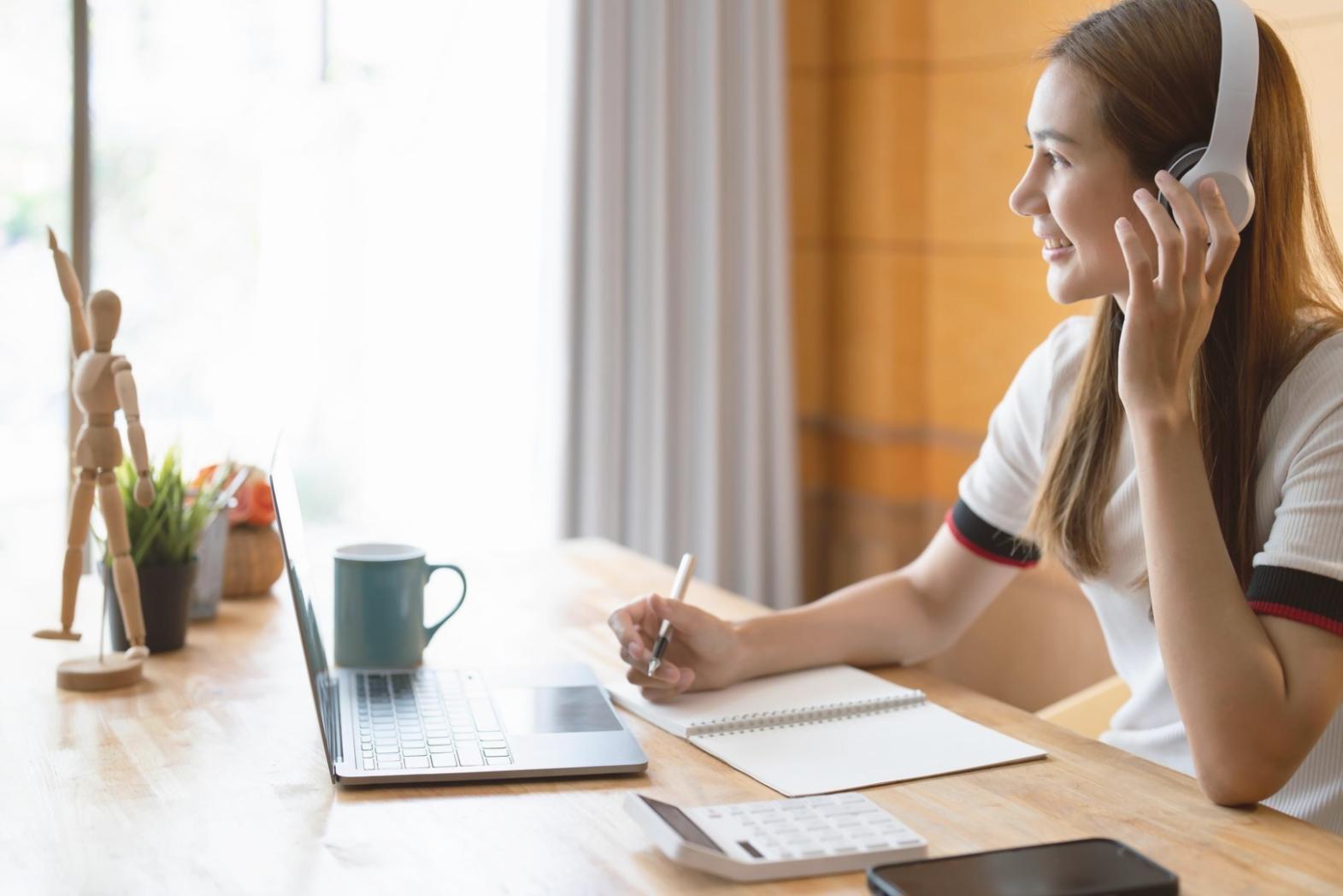 Modern learning environment for blockchain technology training sessions